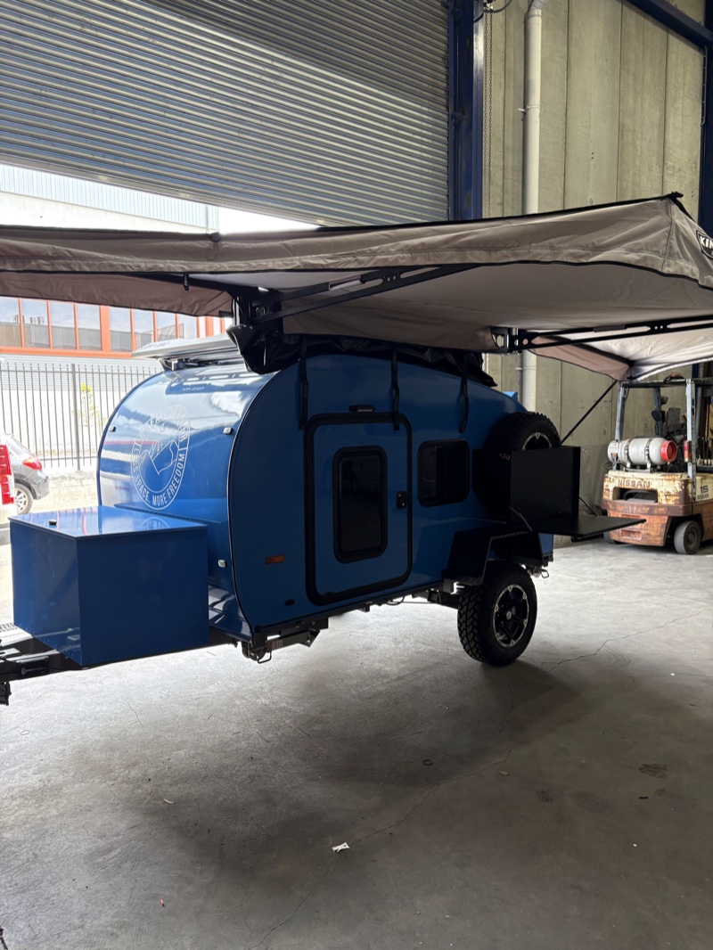 Breath Ultra Exterior Blue Awning