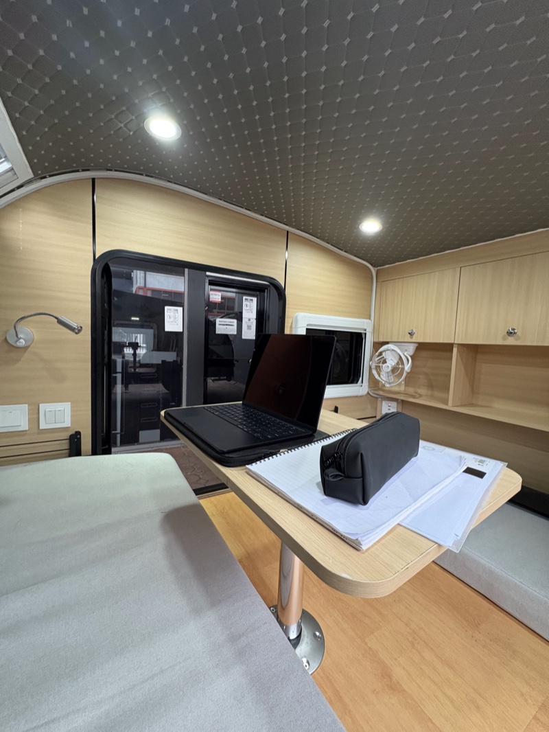 Breath Ultra Interior Workspace